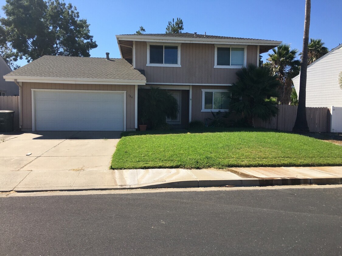 Foto principal - 706 Willow Lake Rd