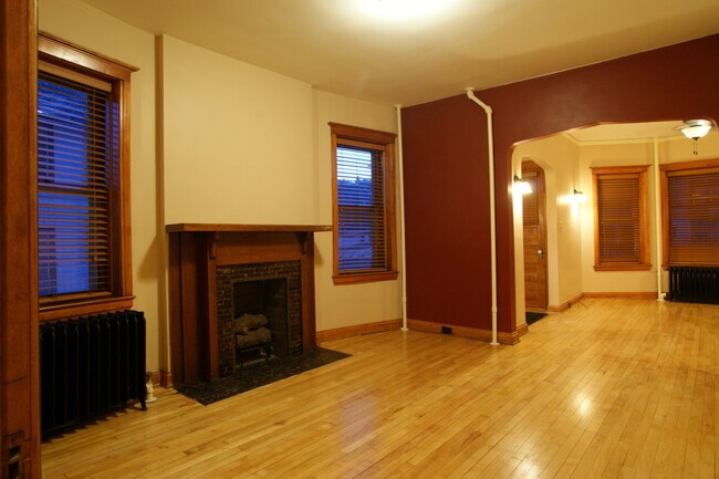 Building Photo - MN Duluth- Triplex 308 E 5th Street