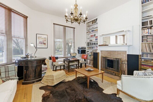 Foto del edificio - 2001 Orrington Ave