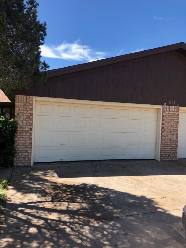 Building Photo - 1103 80th St