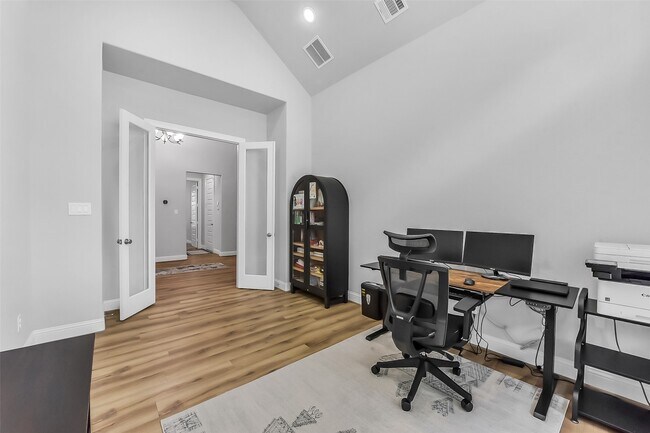 Building Photo - 11927 Carillon Forest Dr