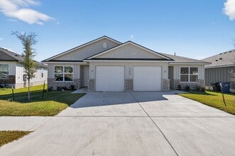 Building Photo - 1255 Concord Dr