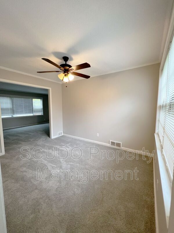 Foto del edificio - 7611 High Dr