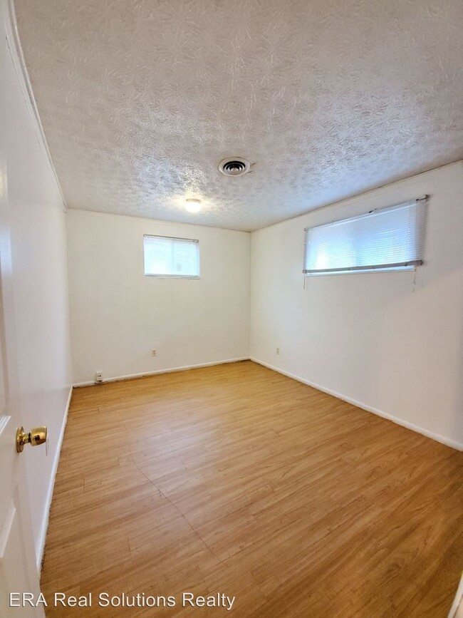 Building Photo - 3 br, 1.5 bath House - 3676 Roswell Drive