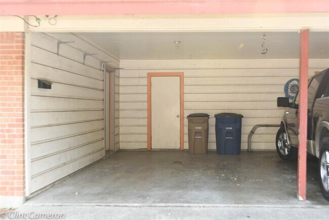 Foto del edificio - 8510 Dryfield Dr