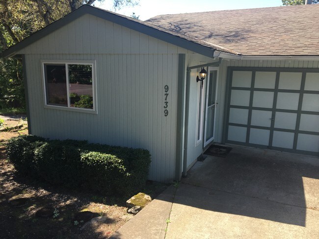 Building Photo - 9739 SW 6th Ave