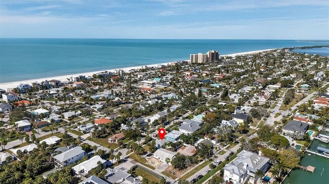 Building Photo - 741 Lantana Ave
