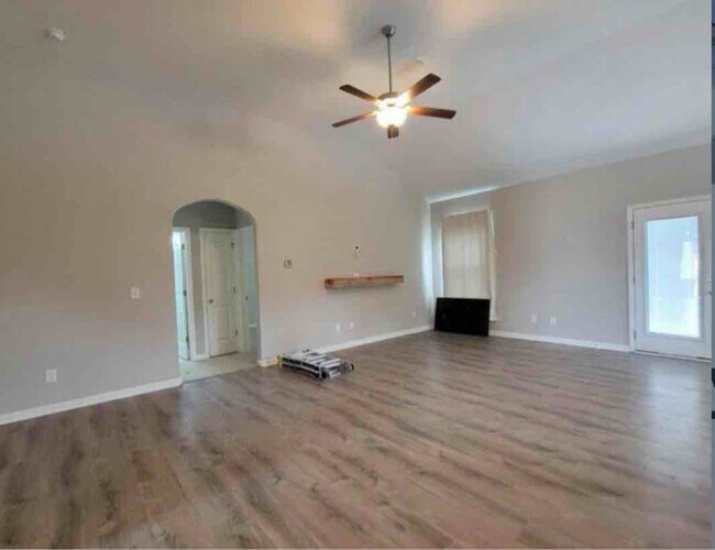 Building Photo - 329 Turney Ln