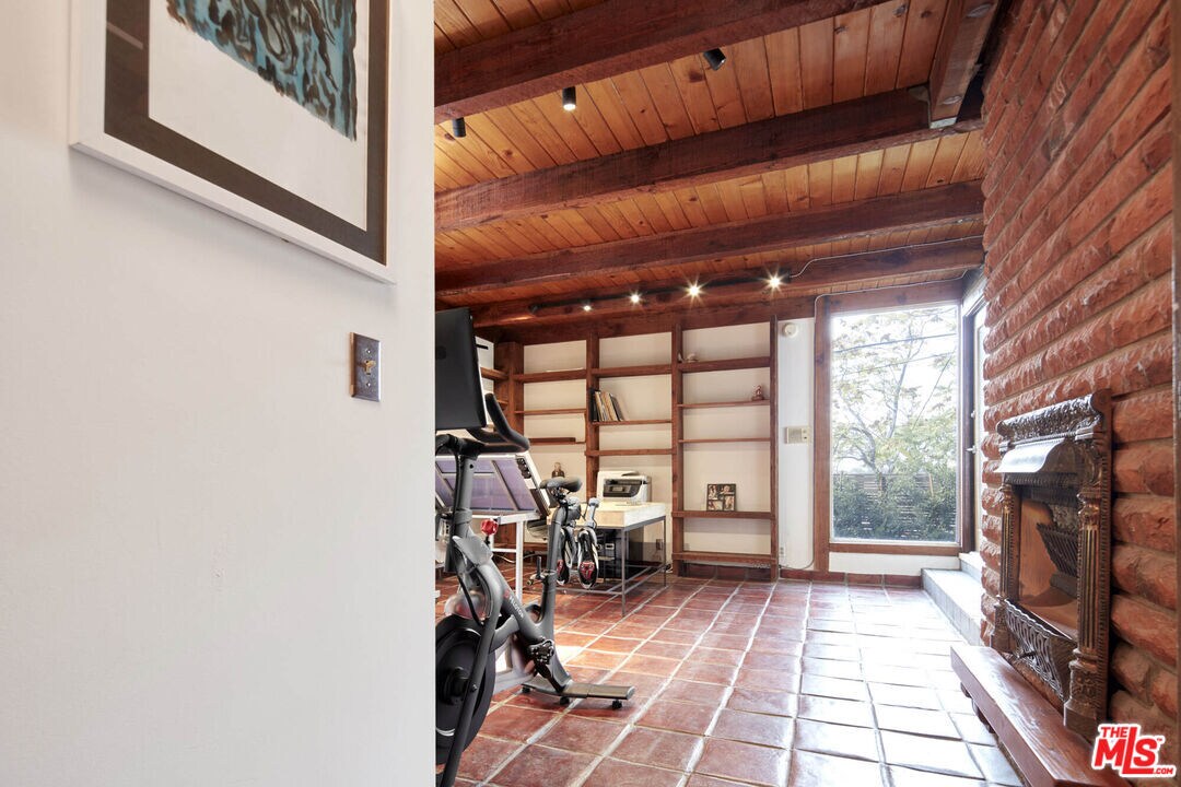 11217 Sunshine Terrace Houses in Los Angeles, CA Westside Rentals