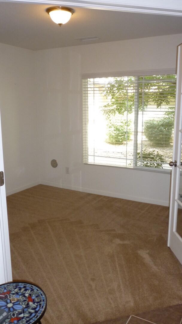 Building Photo - Gorgeous Townhome!!! - MUST SEE!!!!