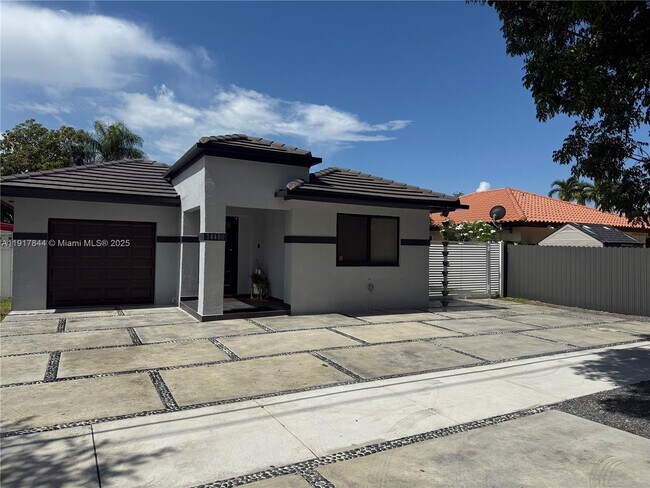 Foto del edificio - 14480 SW 112th St