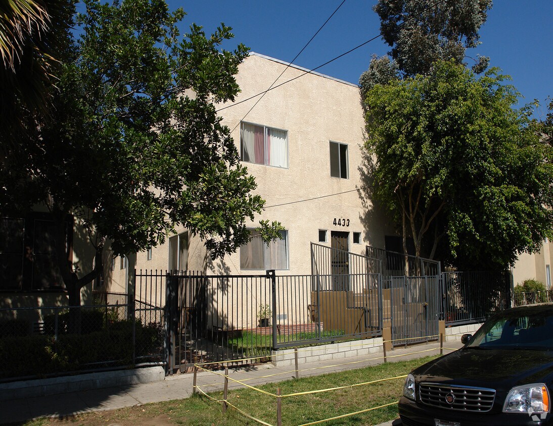 Foto del edificio - 4433 E Lockwood Ave