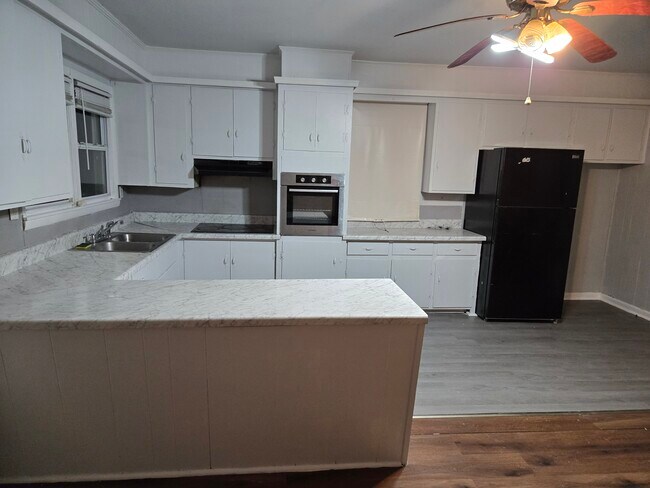 Foto del edificio - 306-311 11th Ave NW