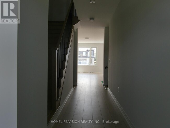 Building Photo - 39 Sandels Ave