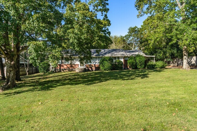Foto del edificio - 536 Inwood Dr