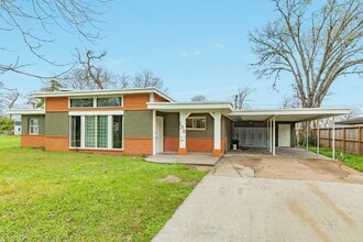 Building Photo - 159 Oak Dr