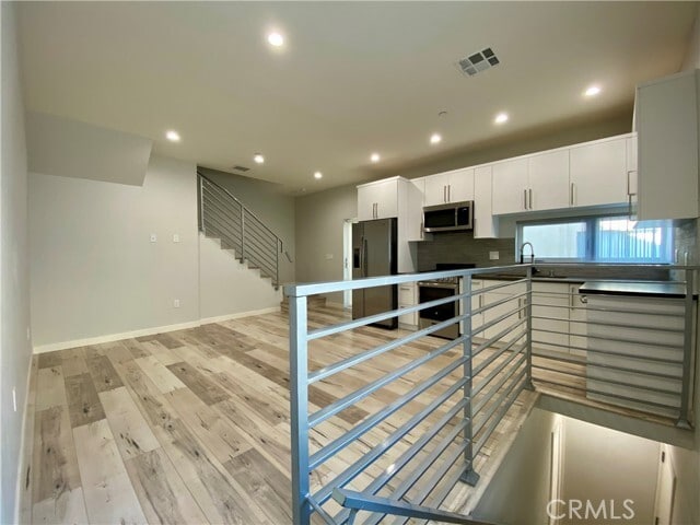 Building Photo - 1802 N Serrano Ave
