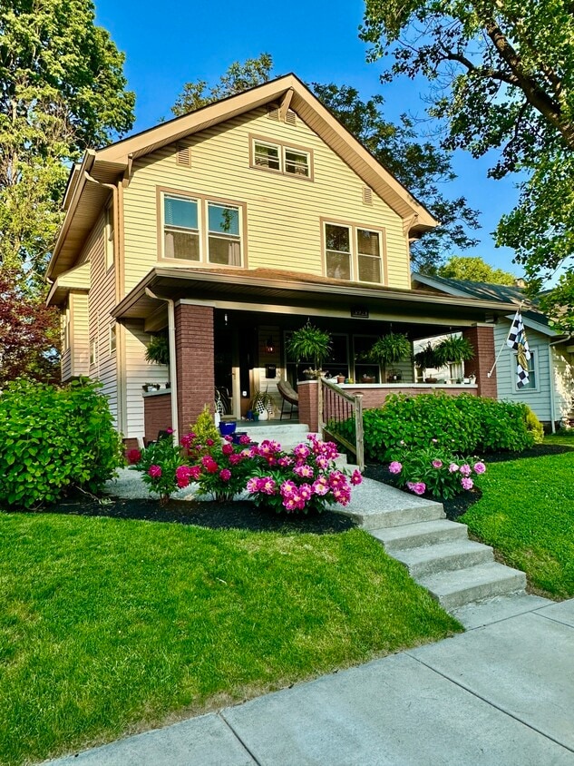 3921 Broadway St, Indianapolis, IN 46205 House Rental in Indianapolis