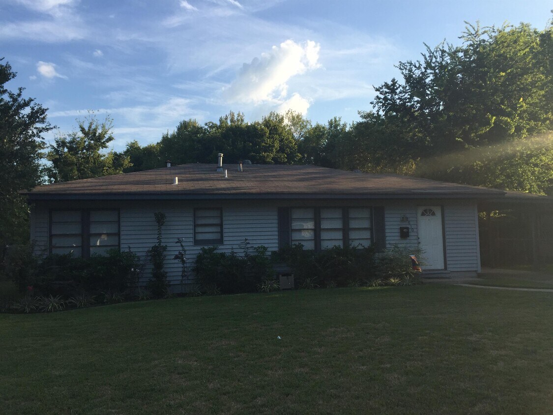 Primary Photo - 2610 Bardot Ln