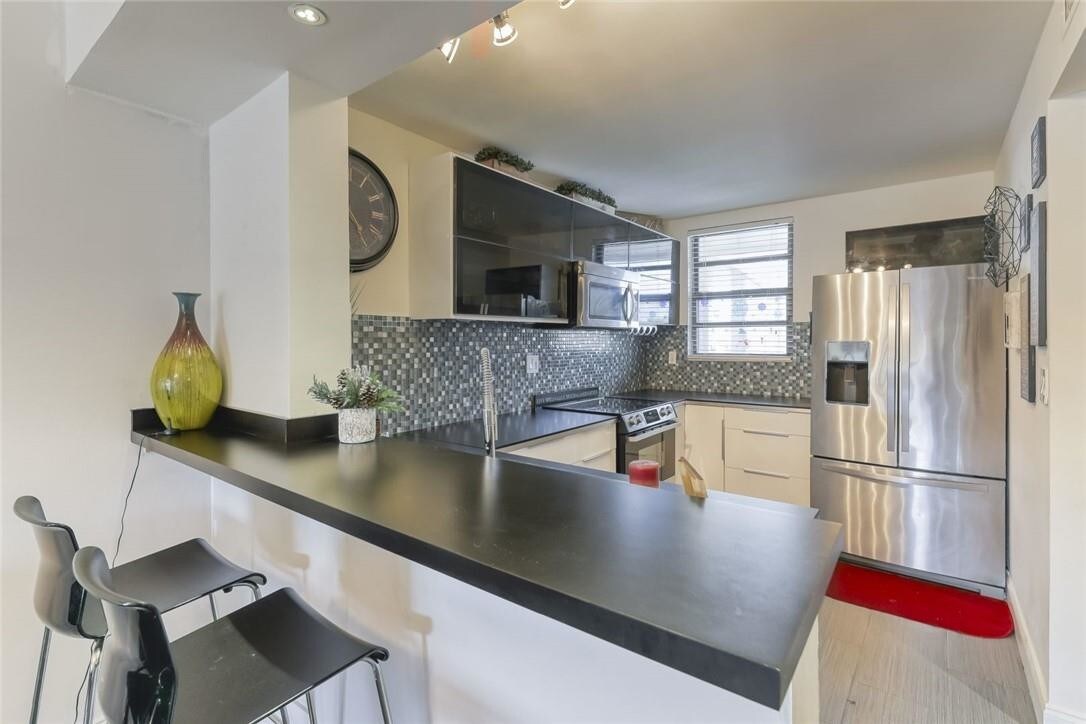 Impecable unit for rent - 8409 Forest Hills Dr