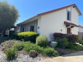 Building Photo - 8063 Park Villa Cir