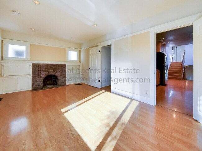 Building Photo - 961 Kains Ave