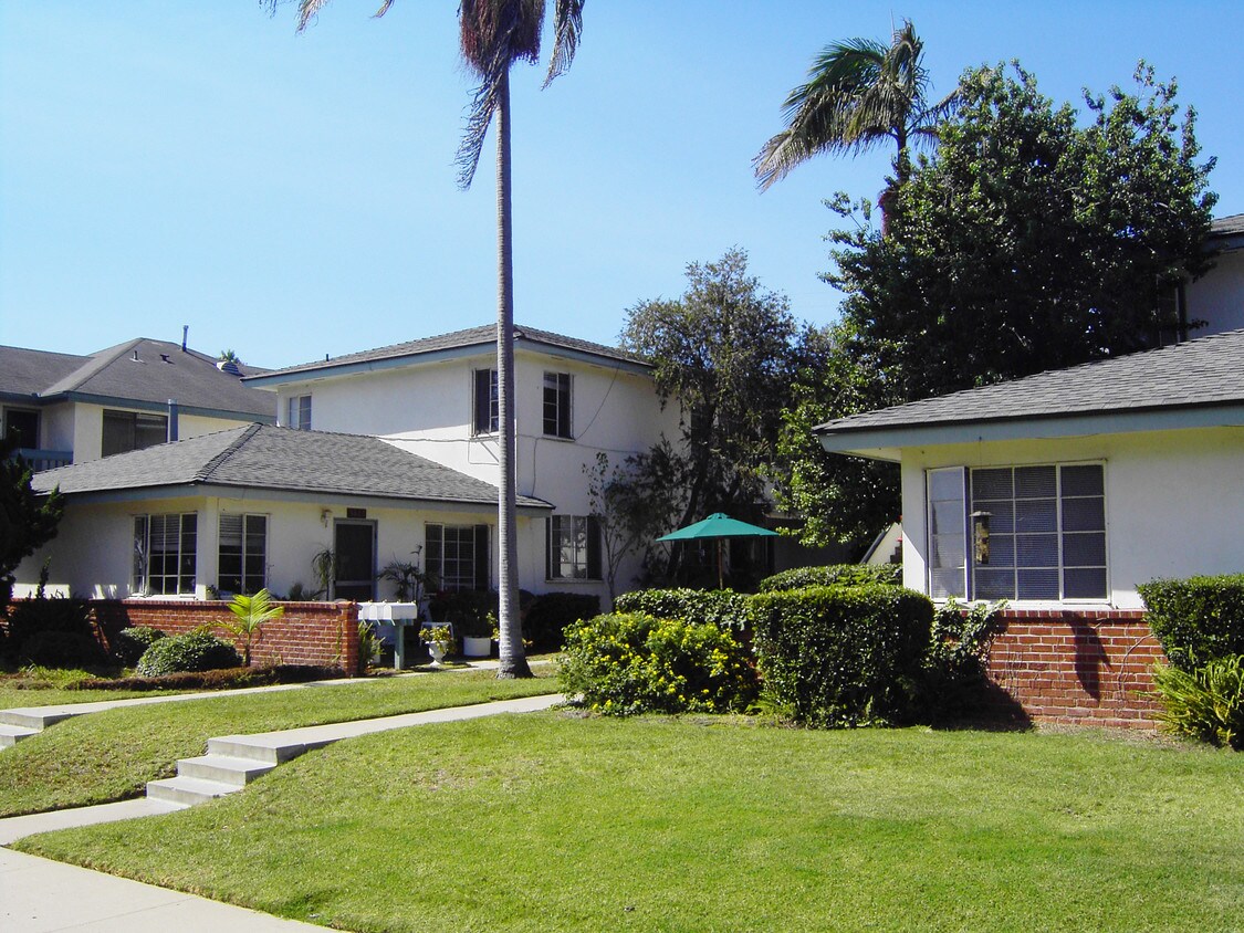 Primary Photo - Lamont Street Apartments
