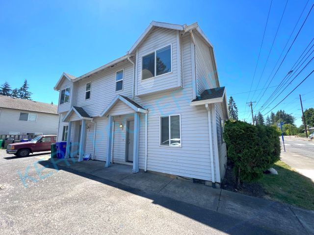 Foto del edificio - FREE RENT! Beautiful 2 bedroom duplex located in Southeast Portland!