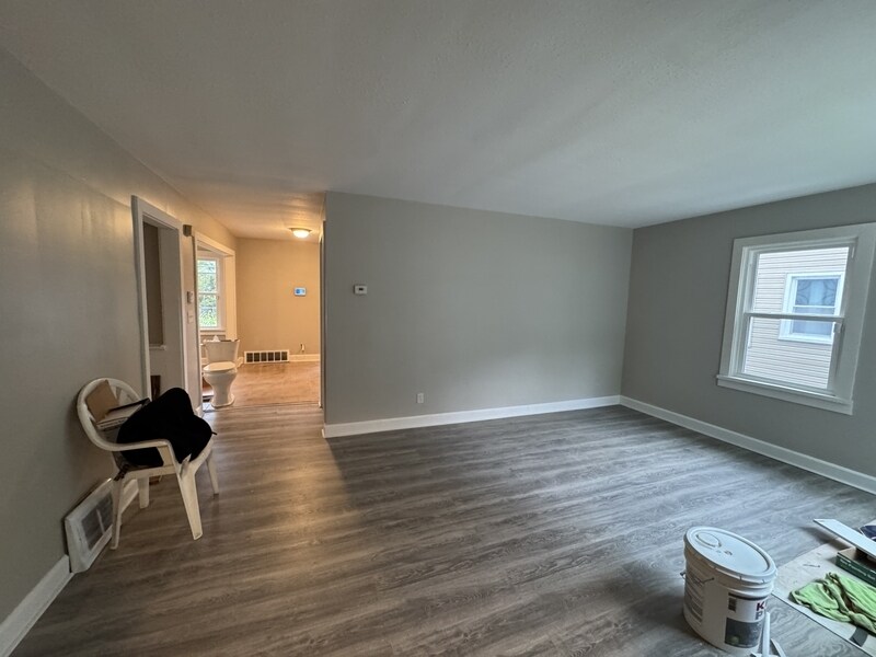458 E 272nd St Euclid, OH 44132 – photo 5