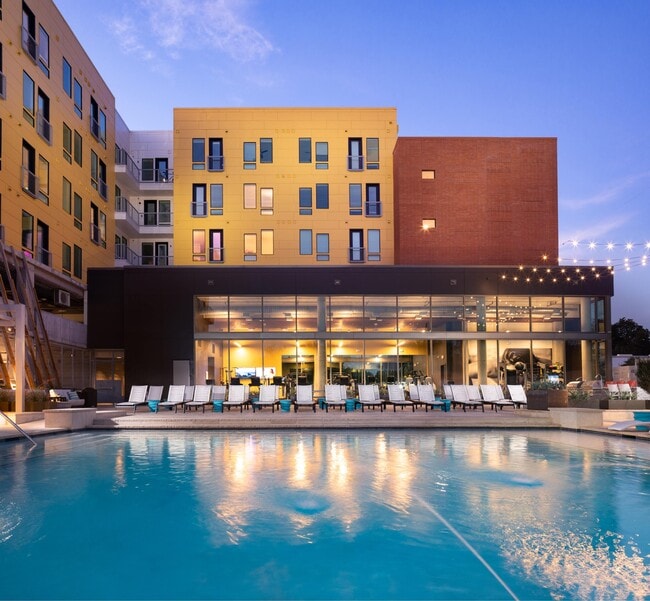 Building Photo - Residences at Saltillo