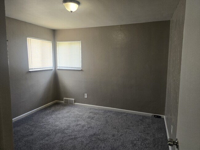 Foto del edificio - 21094 Reimanville Ave