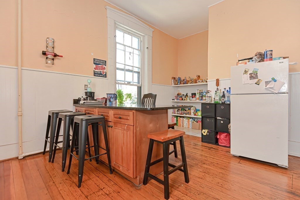 Primary Photo - 139 Hillside St