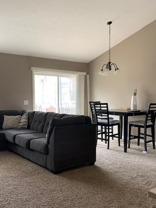 Foto del edificio - 4 bed, 2.5 bath West A and SW30th