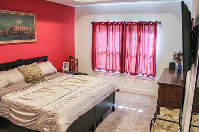 Foto del edificio - 302 Lantana St