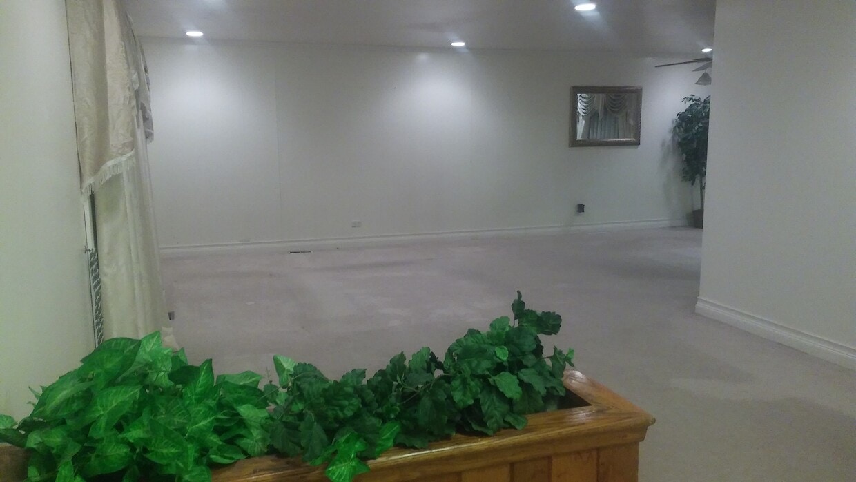 Building Photo - 1440 Gentry Rd