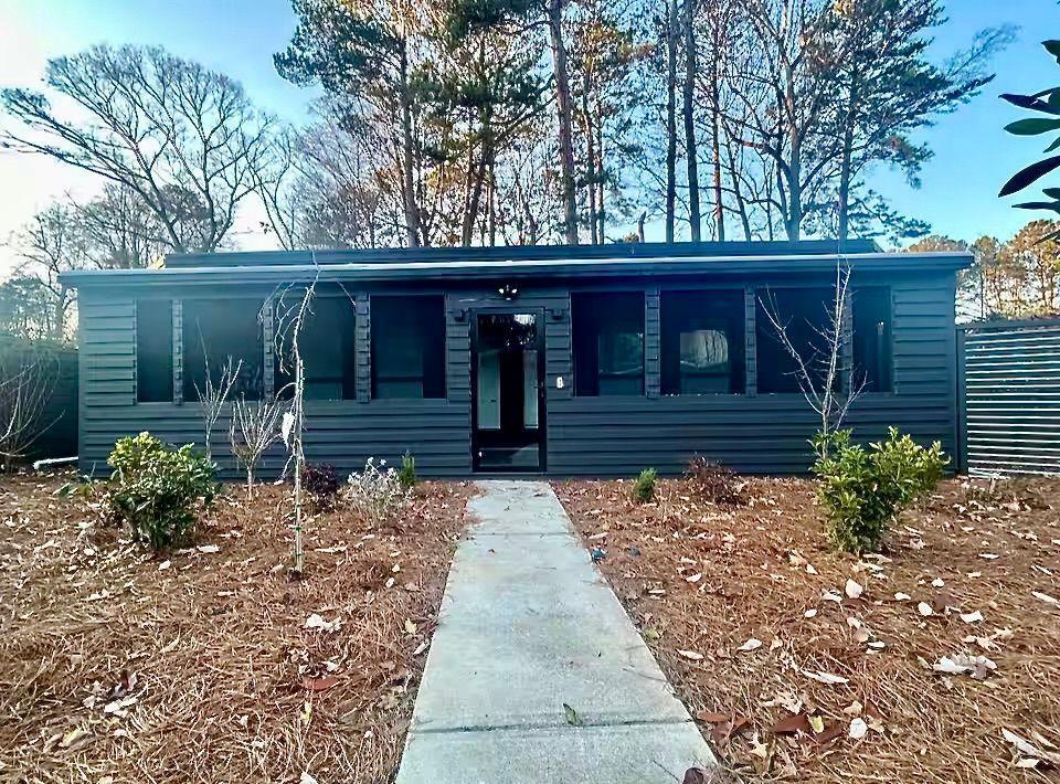 Primary Photo - 3229 Kingsdale Dr SW