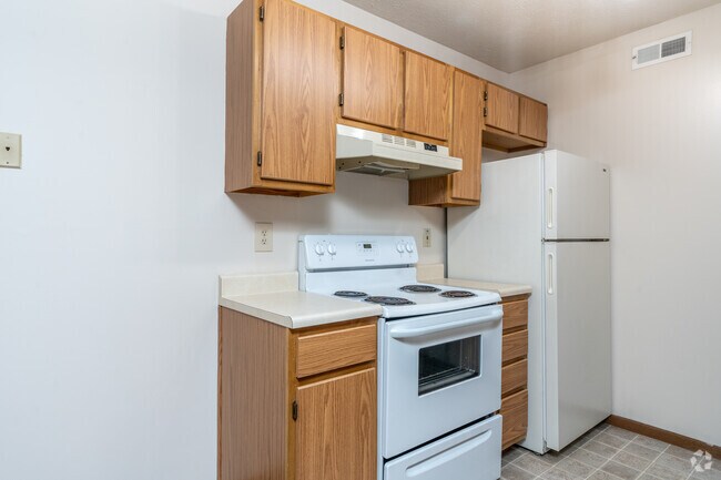 1 BR, 1 BA - 750SF - Kitchen - Waterford Pointe