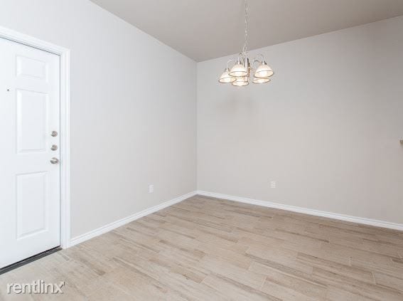 Building Photo - 3 br, 2 bath Duplex - 2541 Leroy Lane B