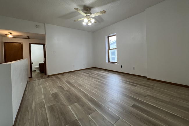 Building Photo - 455 W Locust St