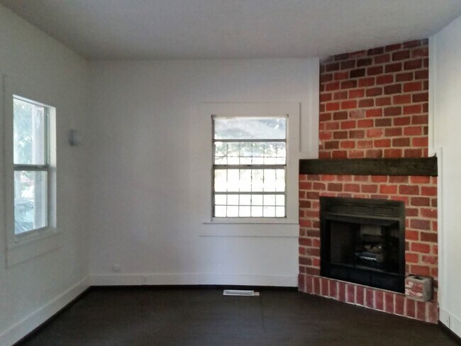 Building Photo - 3 br, 3 bath House - 750 VERNON STREET