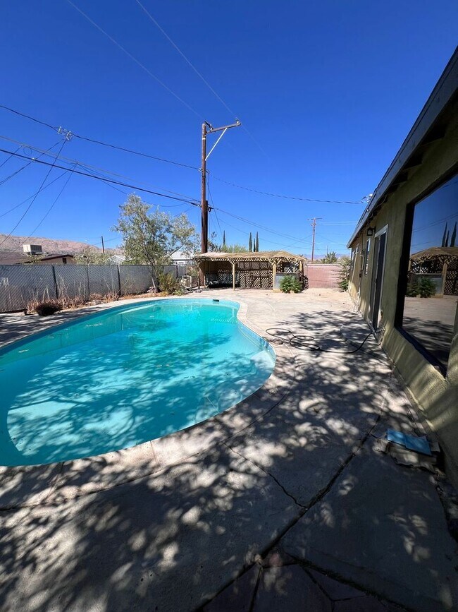 Foto del edificio - 3BD/2BA Single Family Home with POOL! –  $300 OFF FIRST MONTHS RENTS