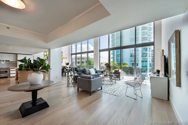 Foto del edificio - 6000 Collins Ave