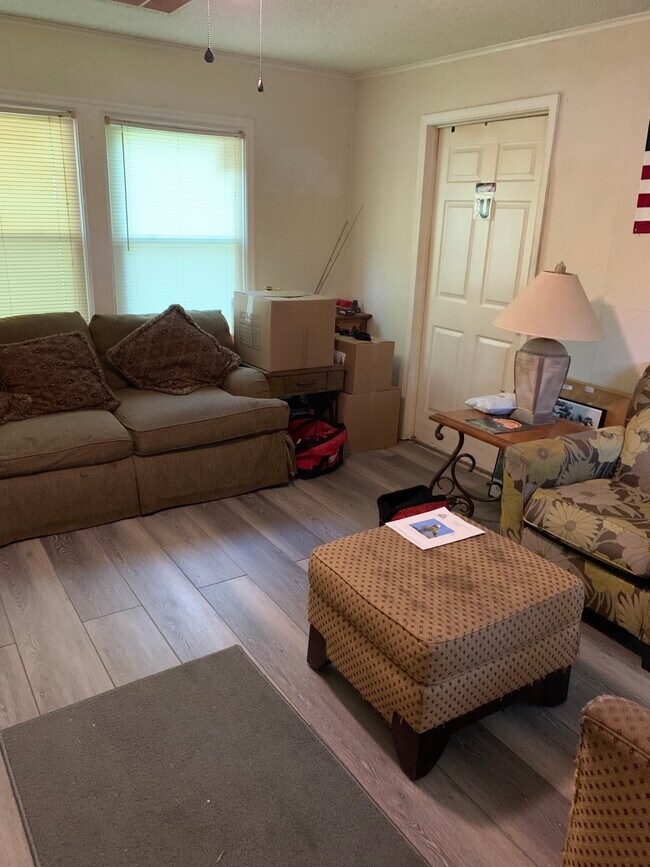 Foto del edificio - 6508 Blue Ridge Blvd