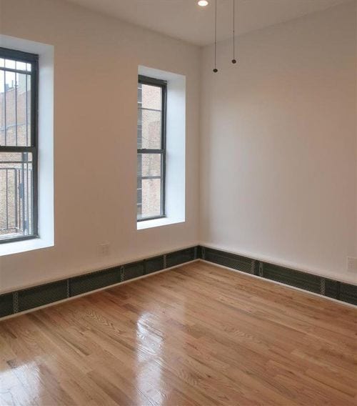 Building Photo - 159 E 110th St