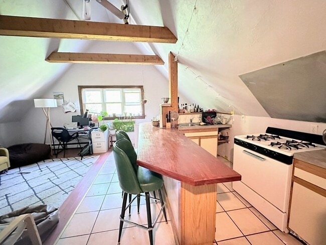 Photo - 74 Antwerp St Apartment