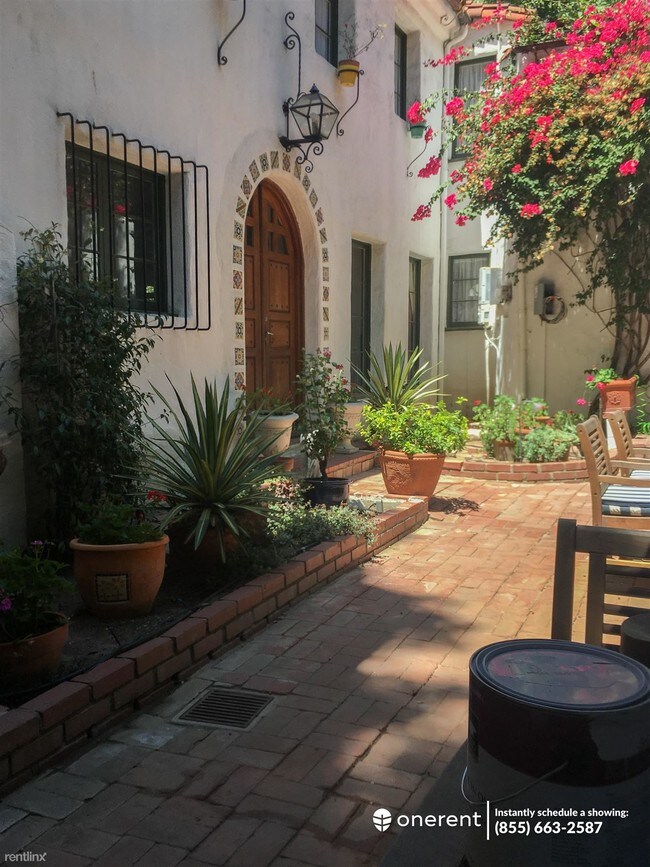 Foto del edificio - 1 br, 1 bath Duplex - 3263 1/2 Primera Ave -