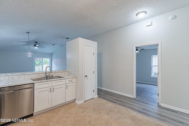 Foto del edificio - 286 Main St