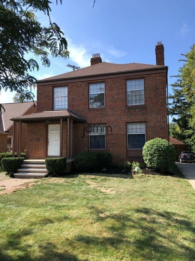 Foto del edificio - 17724 Hilliard Rd