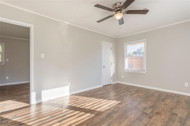 Building Photo - 221 Moncrief St