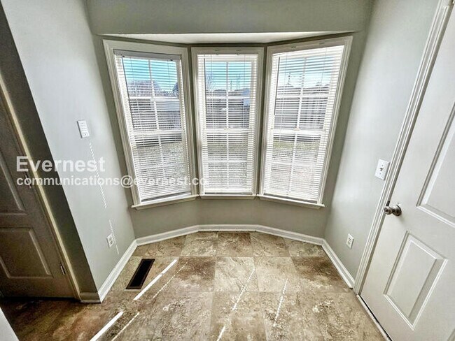 Building Photo - Limited Time Special Offer! / Spacious 3 Bed, 2 Bath Home with Deck, Patio, and Attached Garage